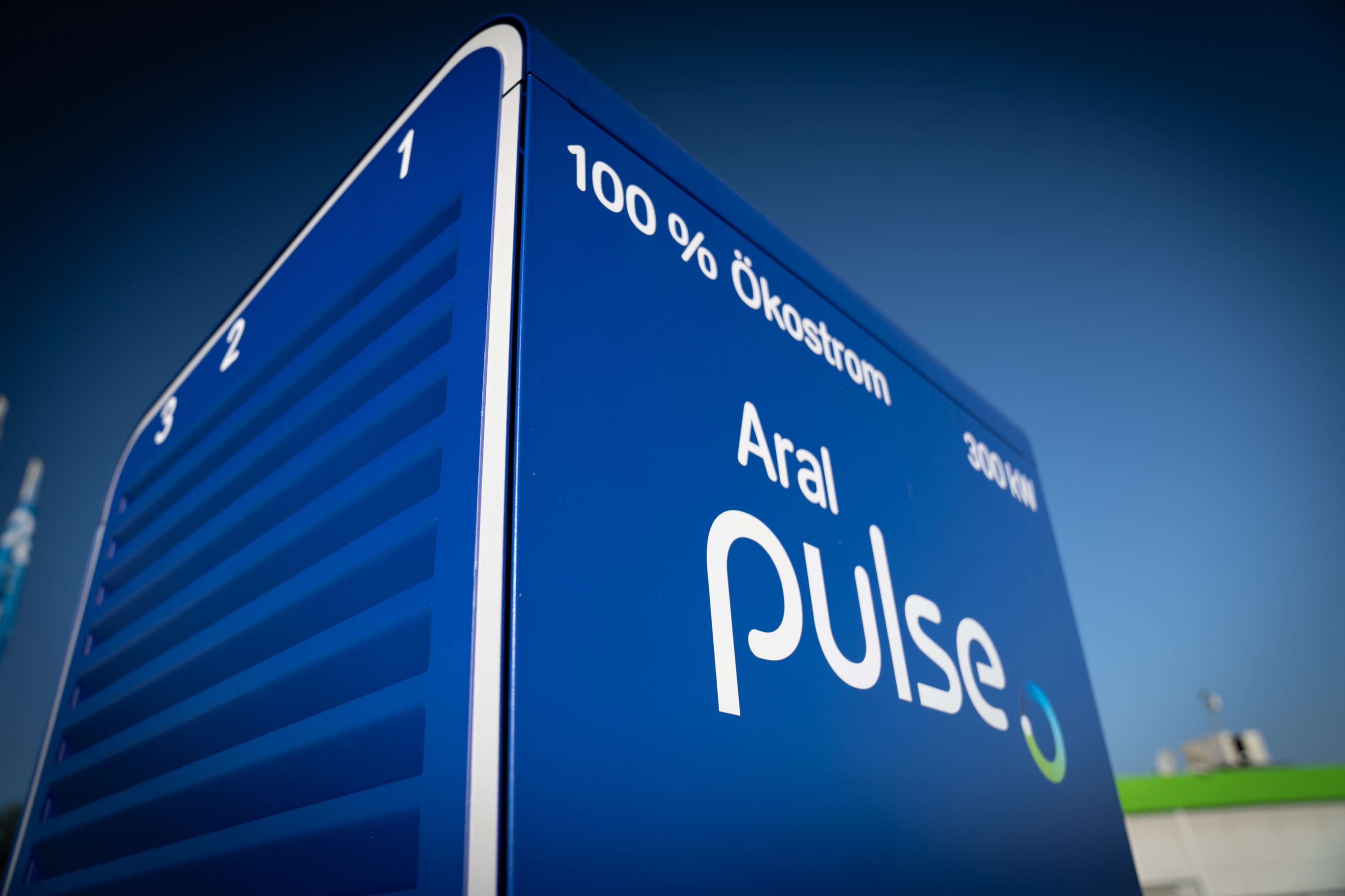 Aral pulse und REWE ermöglichen Schnellladen an 180 REWE-Märkten in ...